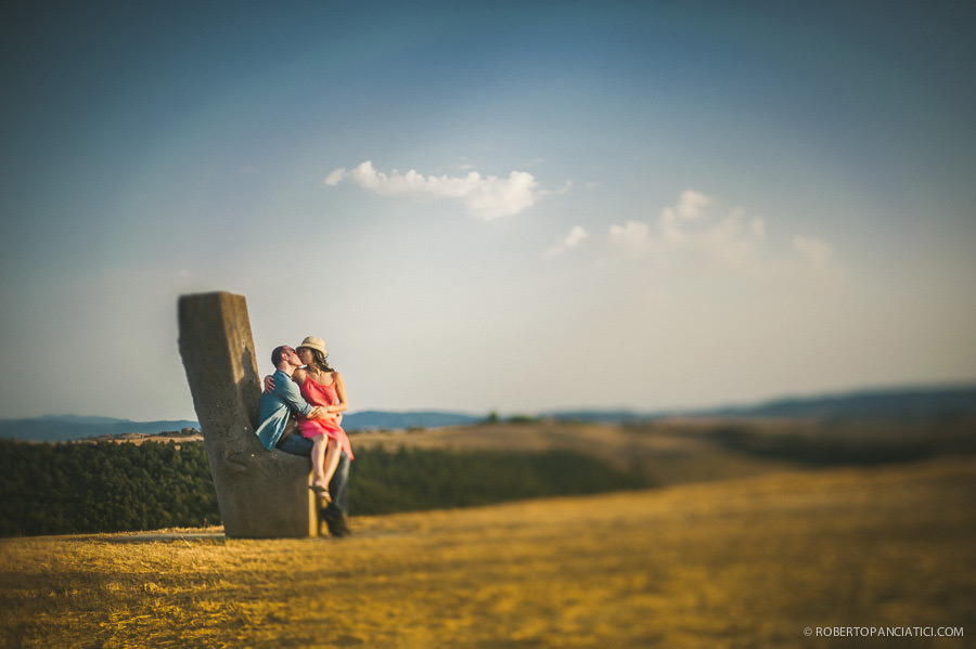 engagement-in-tuscany-siena-roberto-panciatici-wedding-photographer-tuscany-fotografo-matrimonio