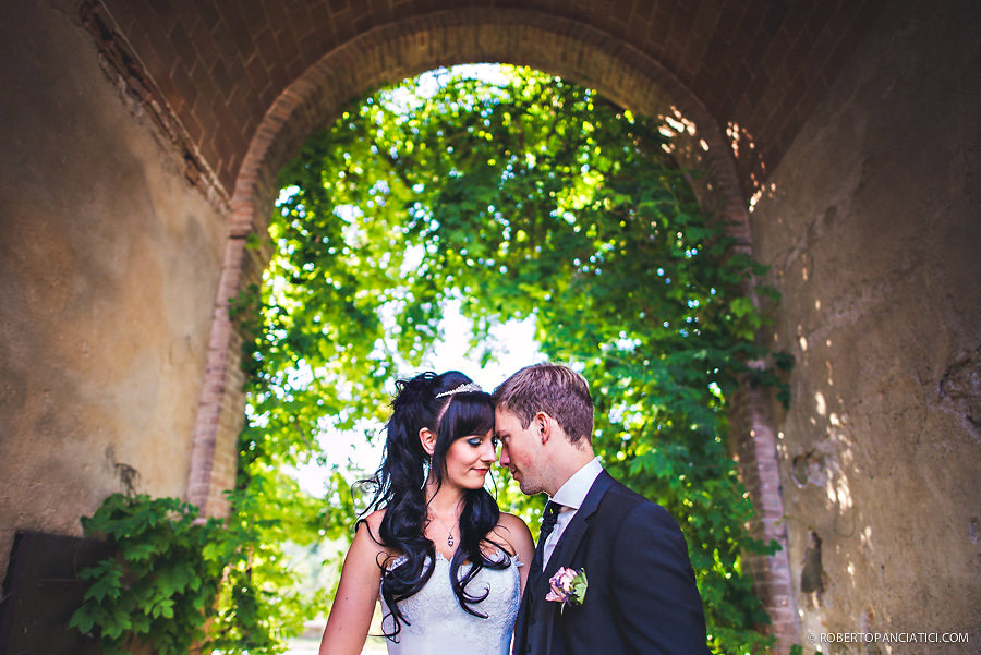 creative-portrait-bride-and-groom-Roberto-Panciatici-Photography