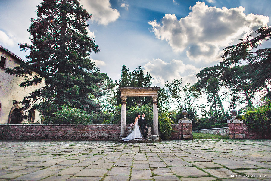 creative-portrait-bride-and-groom-Roberto-Panciatici-Photography