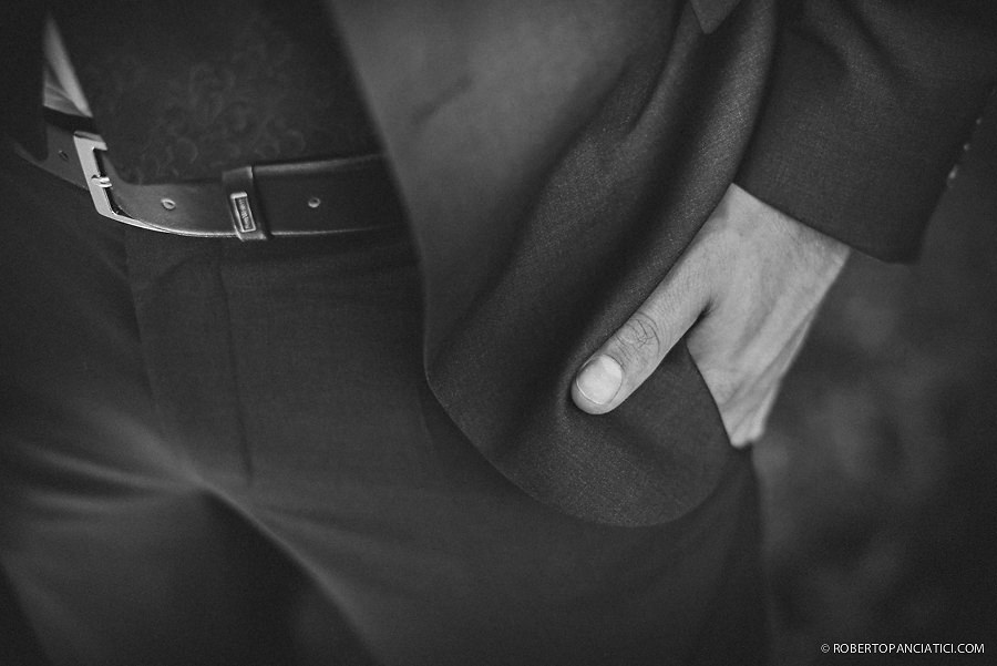 wedding-detail-groom-Roberto-Panciatici-Photography