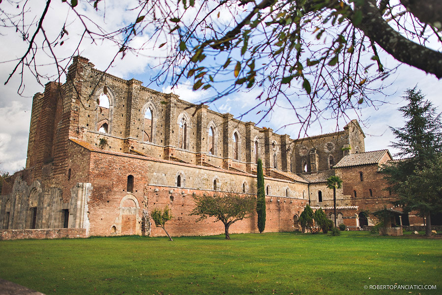 borgo-santo-pietro-engagement-in-tuscany-Roberto-Panciatici-Photography-66