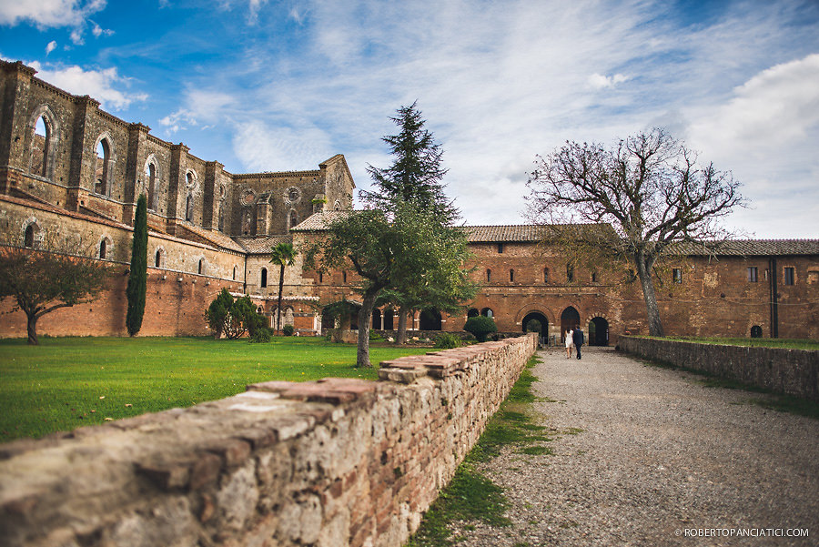 borgo-santo-pietro-engagement-in-tuscany-Roberto-Panciatici-Photography-68