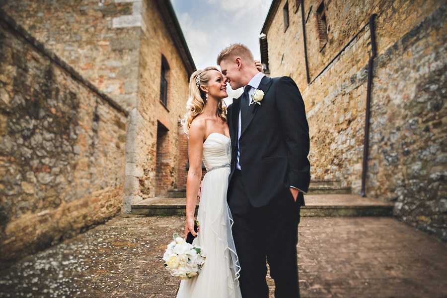 castel-montorio-wedding-in-tuscany-Roberto-Panciatici-Photography