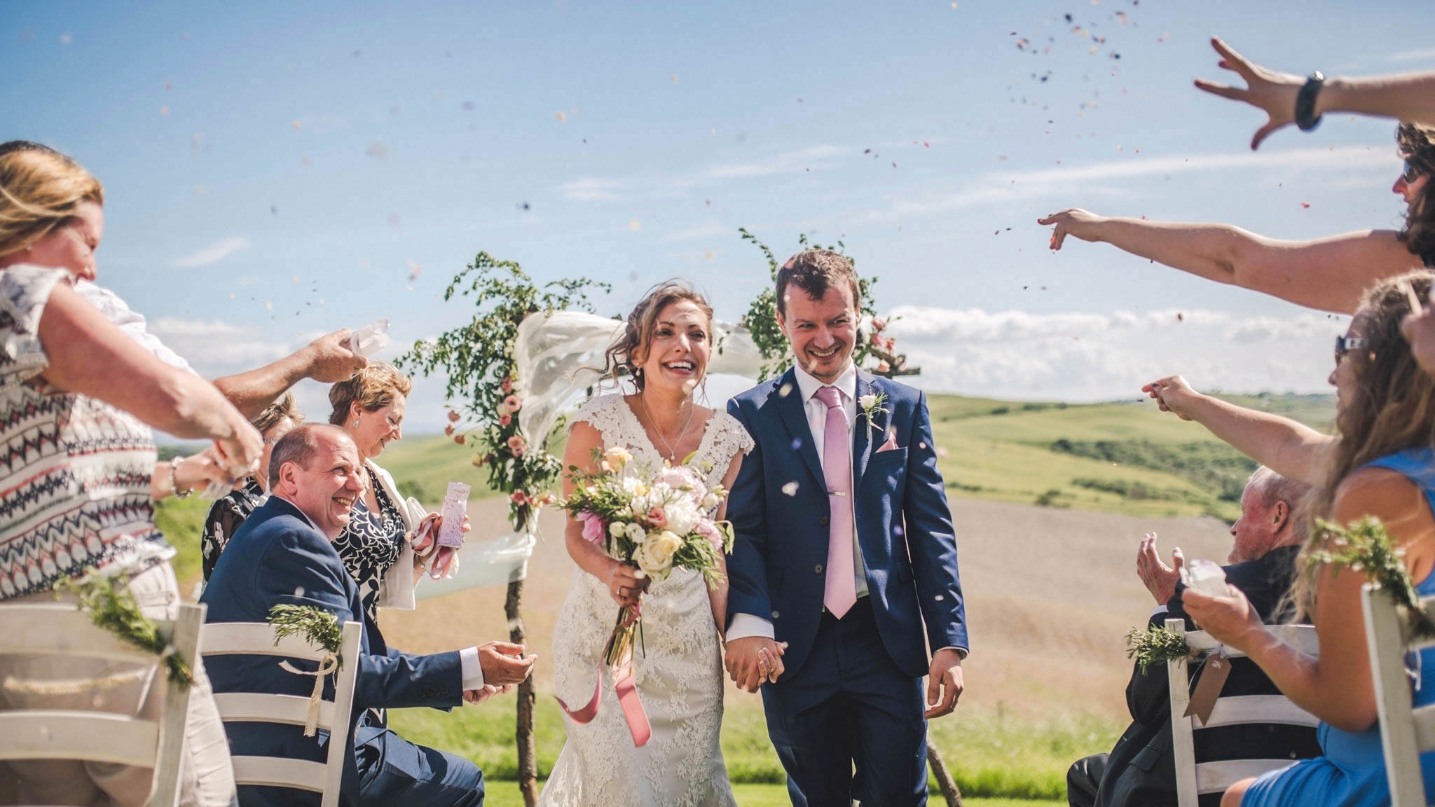 wedding photgorapher in Tuscany - The Lazy Olive