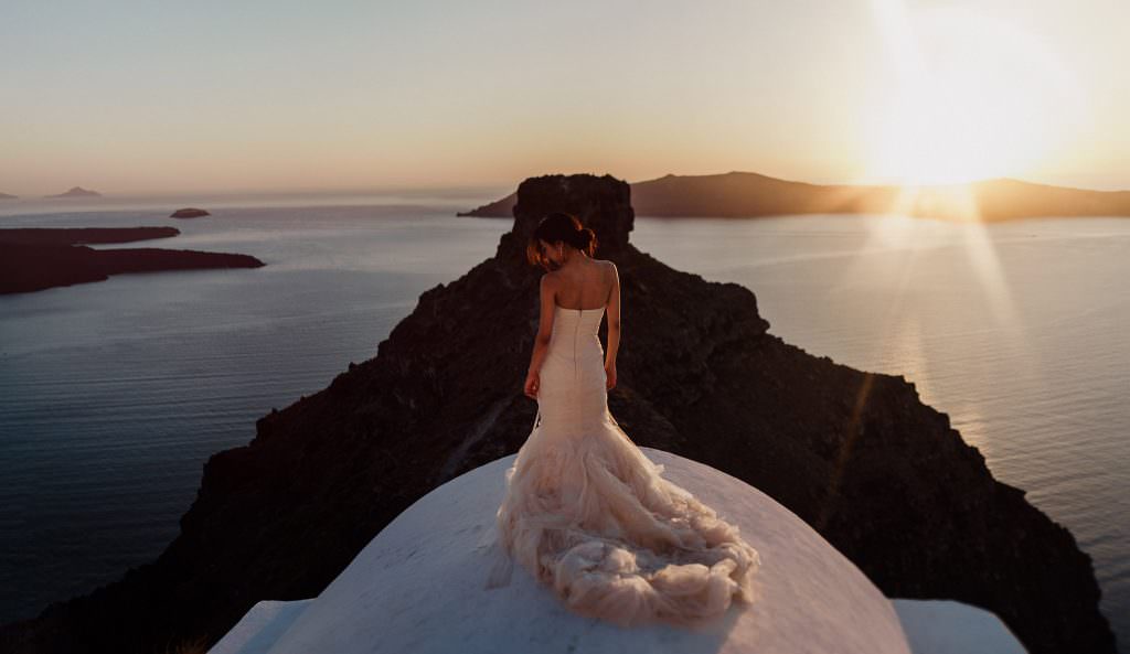 Intimate and Stylish Wedding in Santorini | Modern Wedding Photography