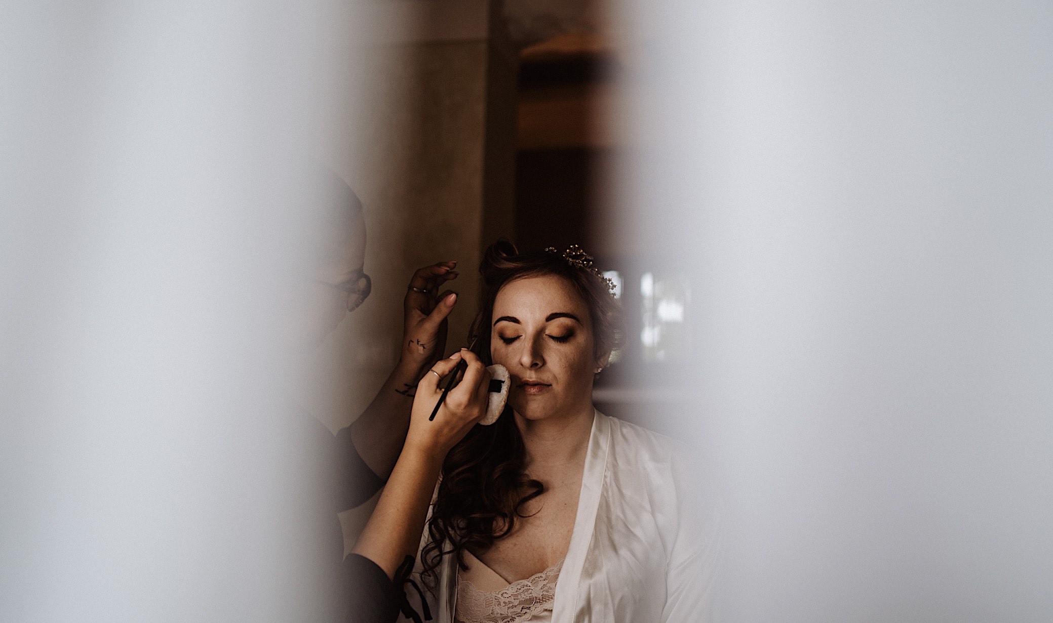 intimate bride getting ready at convento dell annunciata wedding photography