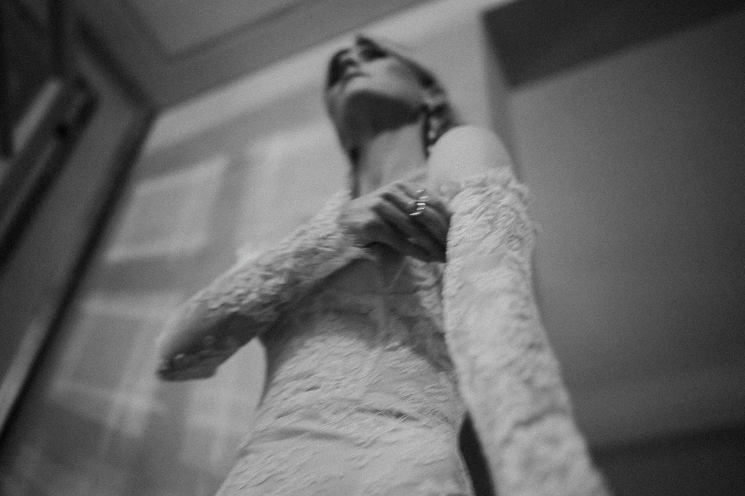 bride getting ready at borgo santo pietro