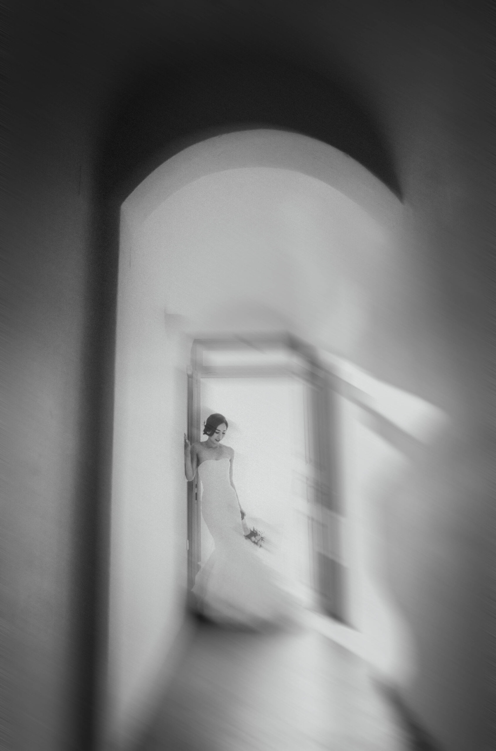 exclusive wedding photographer in Santorini